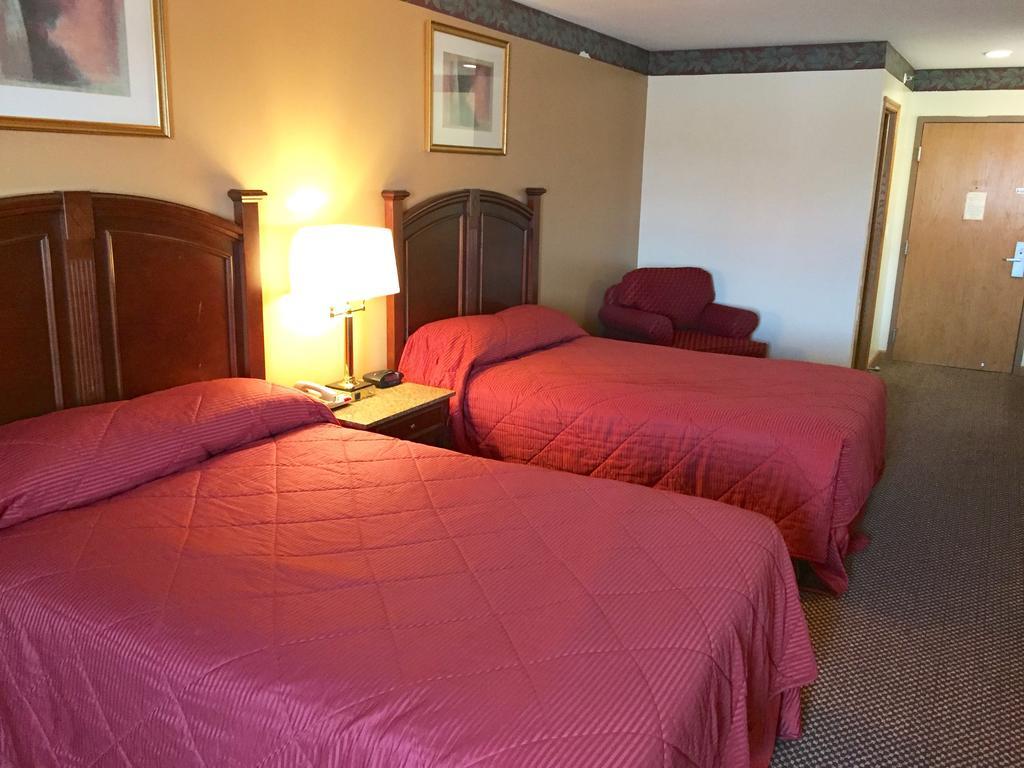 Executive Inn And Suites Уокиган Номер фото