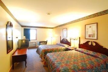 Executive Inn And Suites Уокиган Экстерьер фото