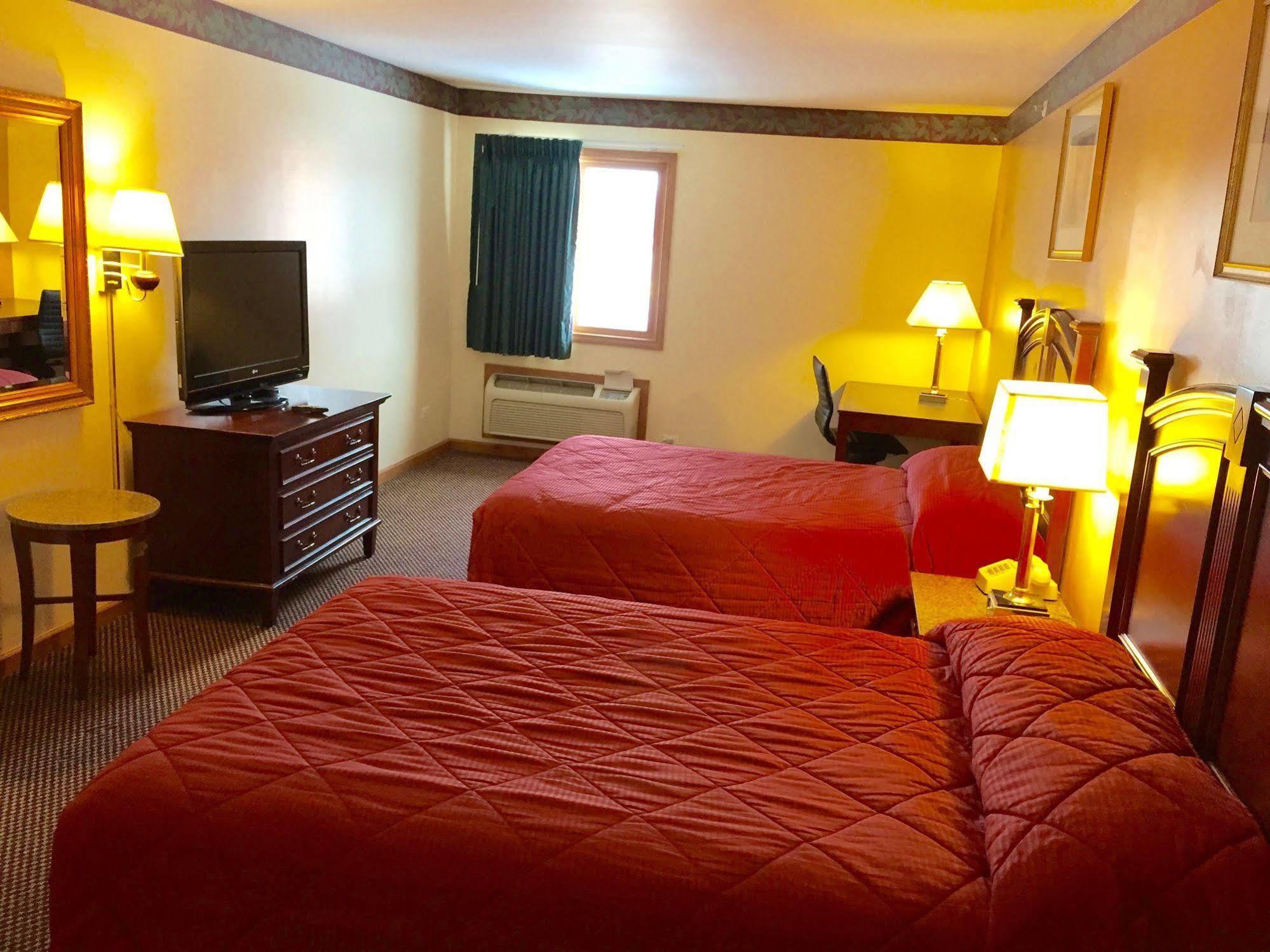 Executive Inn And Suites Уокиган Экстерьер фото